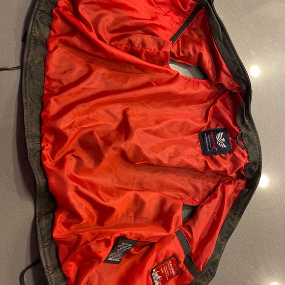 Leather vest - Picture 2 of 3